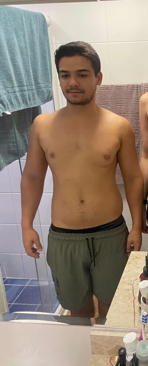Lucas Nogueira antes da dieta da selva