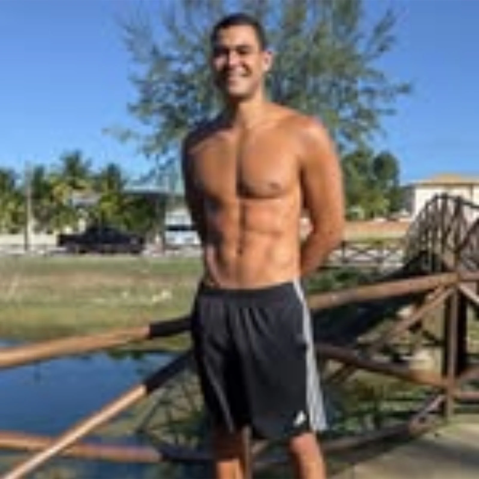 Daniel Nou - mentor de alimentação ancestral da dieta da selva