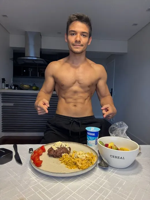 Lucas Nogueira depois da dieta da selva - resultado de emagrecimento natural